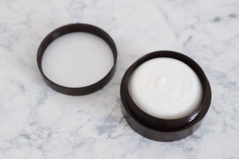 セルフマツエクグルーの取り方 リムーバーの代用はできる おすすめも紹介 Wifelife